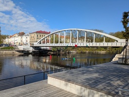 20250510 070006323 arch bridge and rower v1