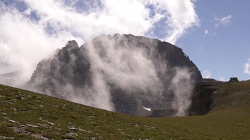 06612 clouds in front of stefani v1