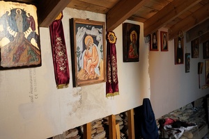 06671 icons inside shelter v1