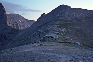 06700 refuge apostolodis v1