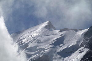 03705 shiny snowy peaks v1