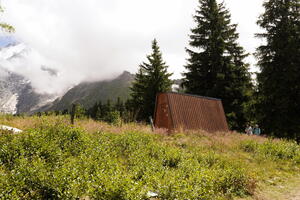 07941 toilettes with lineup v1