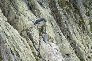 04255 holding up the rock v1