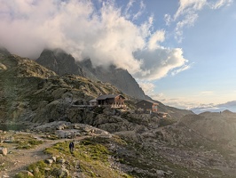 20250801 050844419 refuge lac blanc