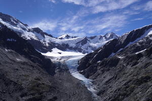 Cascade Saddle and moraine descent, February 22 (part 2)